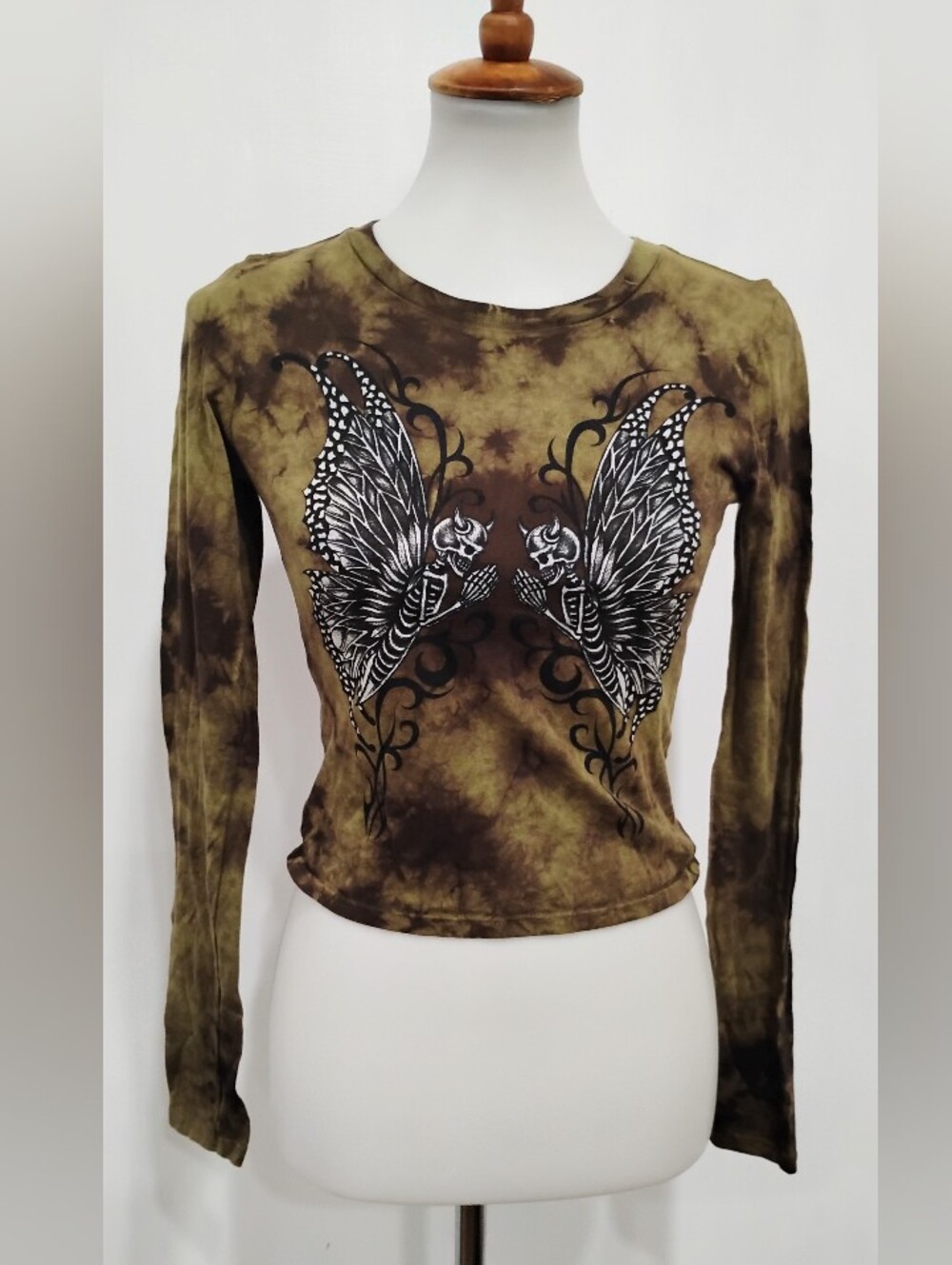 THORN & FABLE LONG SLEEVE T SHIRT NWOT